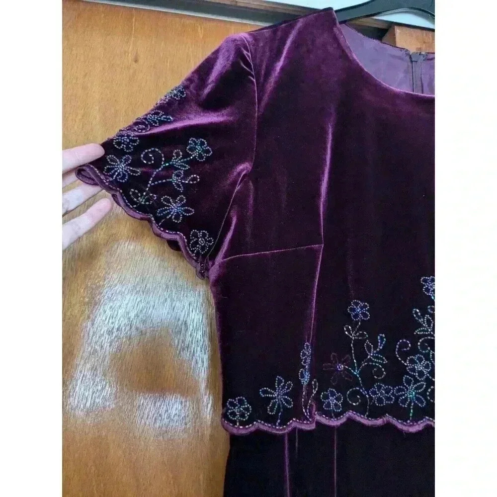 Vintage Burgundy Velvet Bead Embroidered Dress Size 14P Karen Kwong - Picture 7 of 7